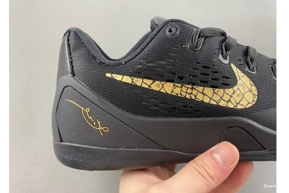 646701-701  Nike 9 EM Low  Kobe 0209
